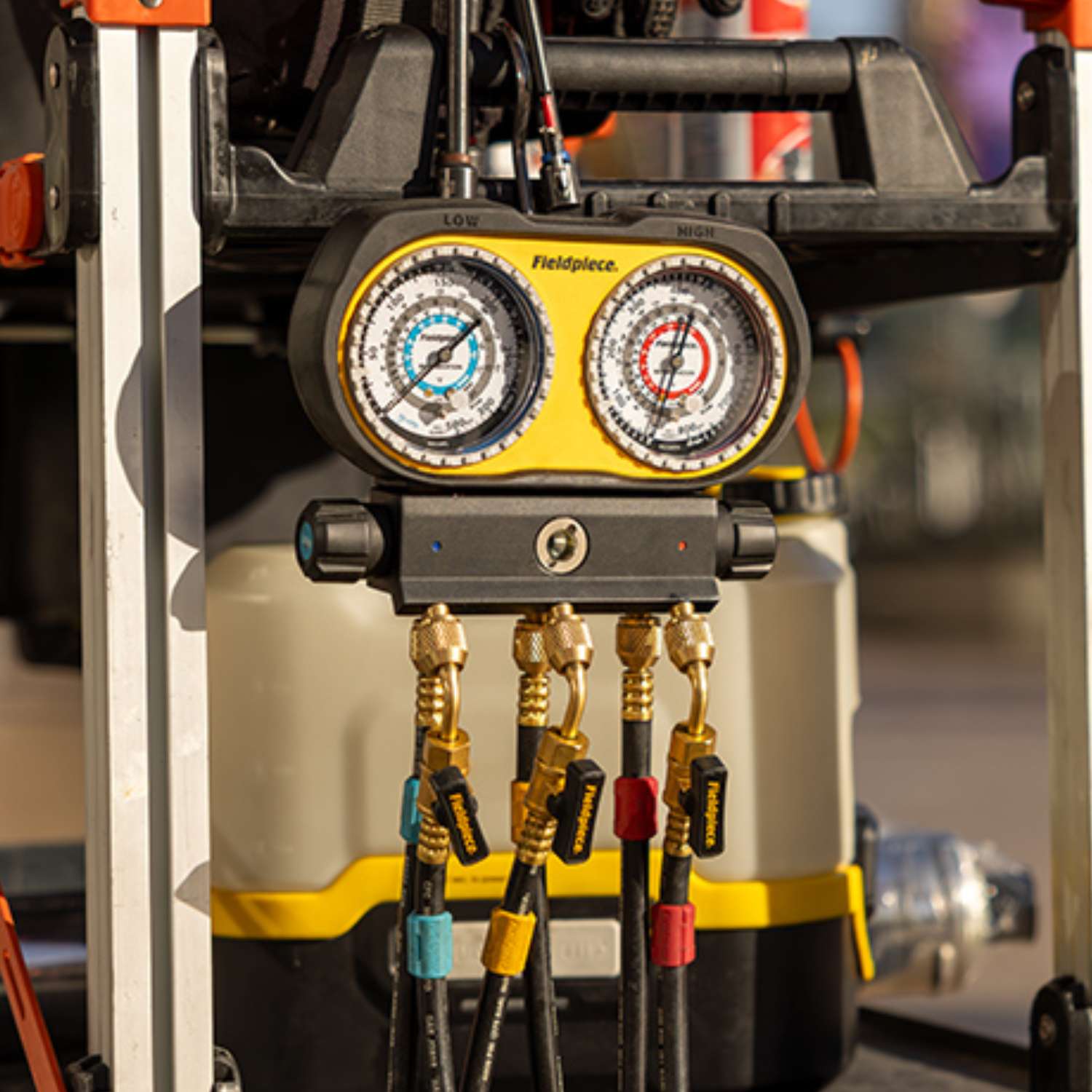 Fieldpiece 3 Port Analogue Manifold Gauge