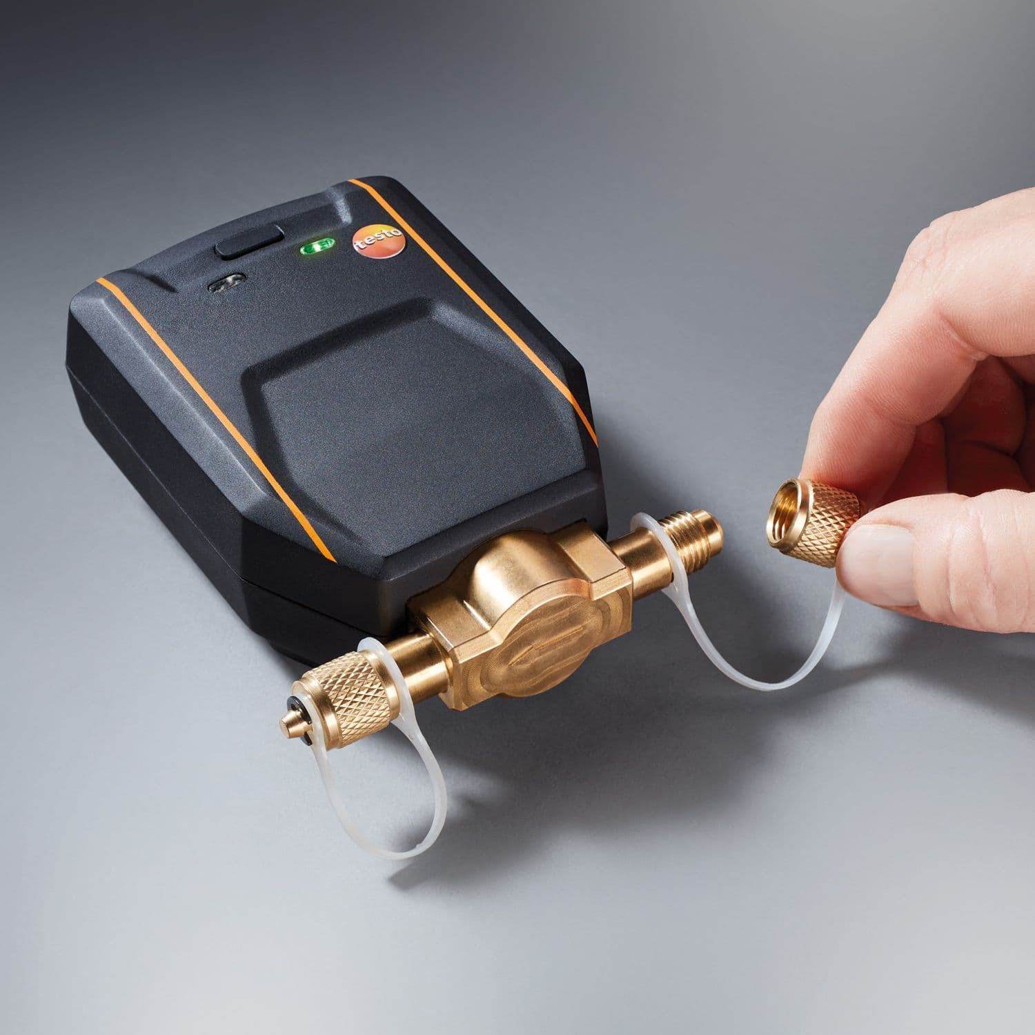 Testo 560i Intelligent Refrigerant Charging Valve