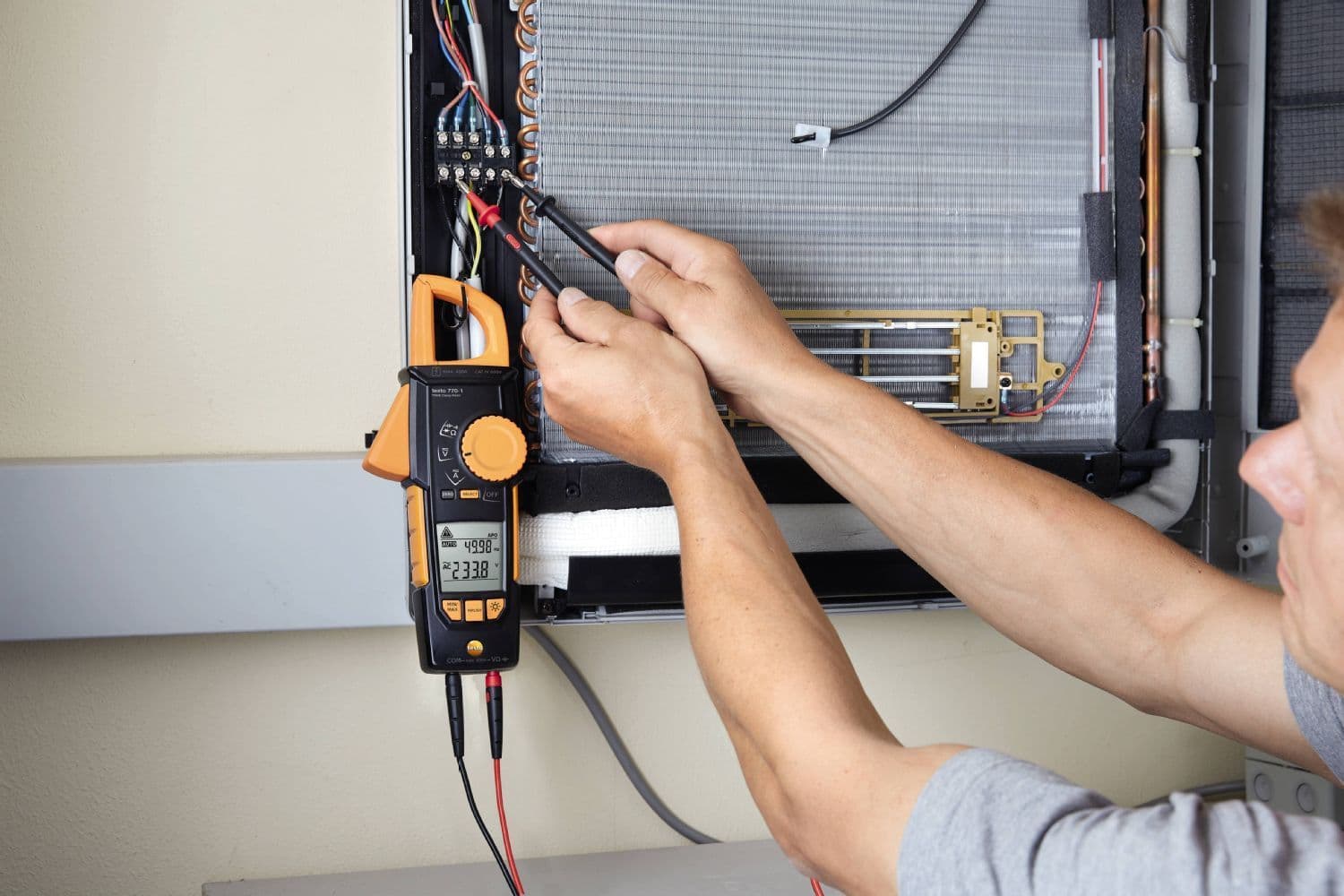 testo 770-1 - TRMS Electrical Testing Clamp meter 0590 7701