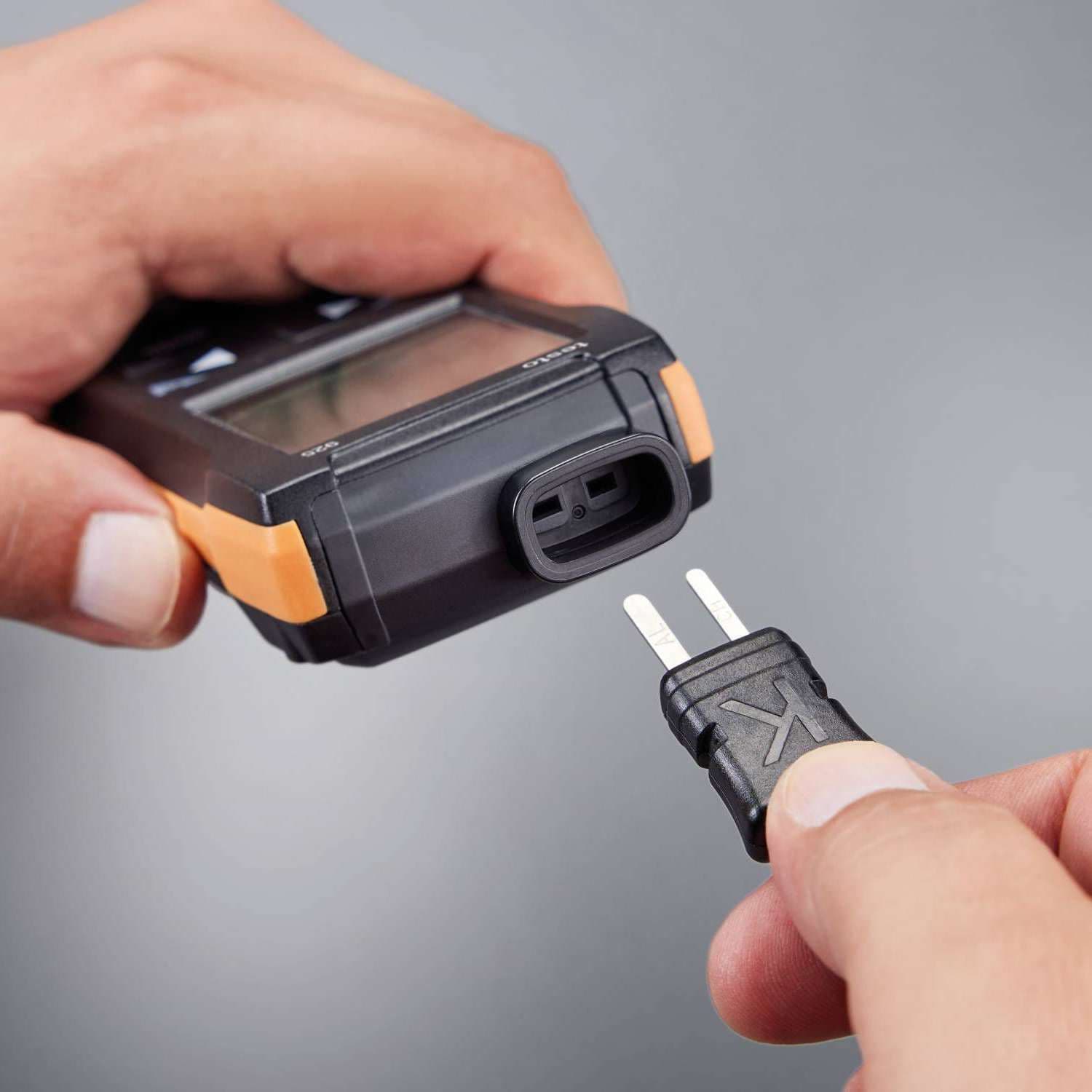 testo 925 Temperature measuring instrument for TC Type K with App connection